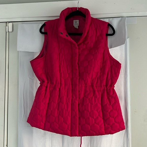 IZOD Quilted Puffer Vest - HOST PICK - XL Hot Pink Inside Waist Drawstring EUC - Picture 2 of 9